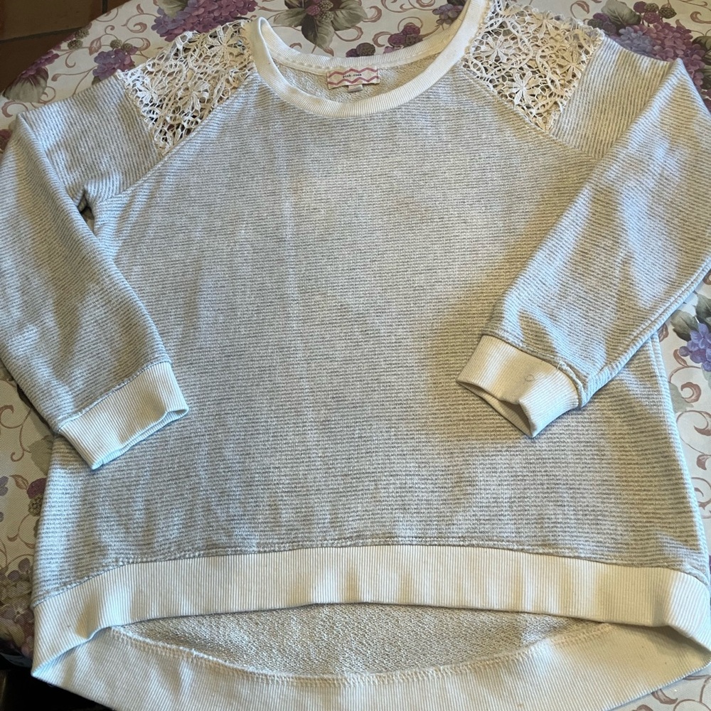 NWOT Women's Cream Lace Shoulder Top
NEVER WORN - Picture 12 of 15